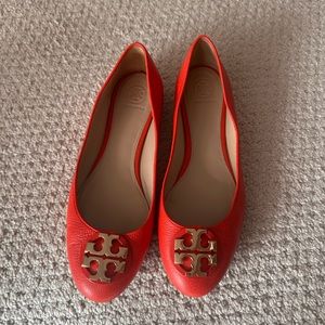 Leather upper; full coverage topline for a secure fit